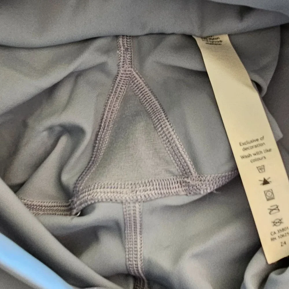Lululemon Wunder Under Crop II Pant, 8 - Picture 6 of 9